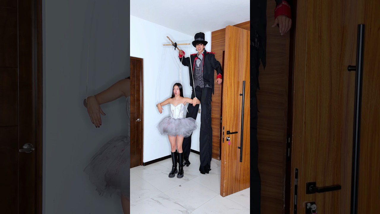 PERSONAS LLEGANDO A LA FIESTA DE HALLOWEEN 🎃