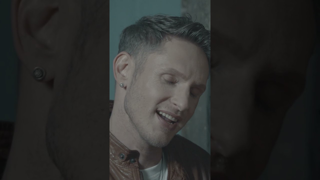 Премьера новой песни и клипа 2.11 revolvers  алексейелистратов  премьера некрасавица нина