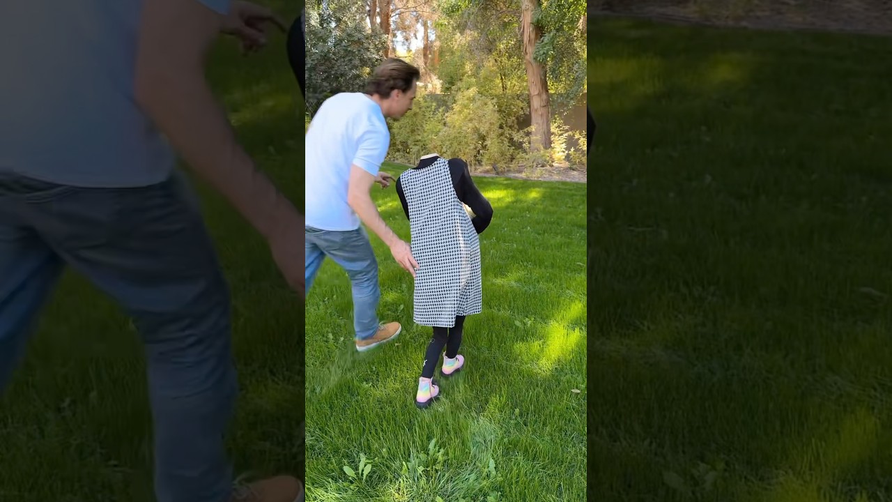 This dad wins Halloween! 🎃💀