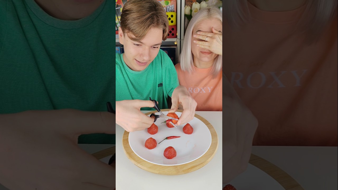 Не съешь клубнику с перцем🌶️🔥challenge челлендж funnyfamilygames funny игры