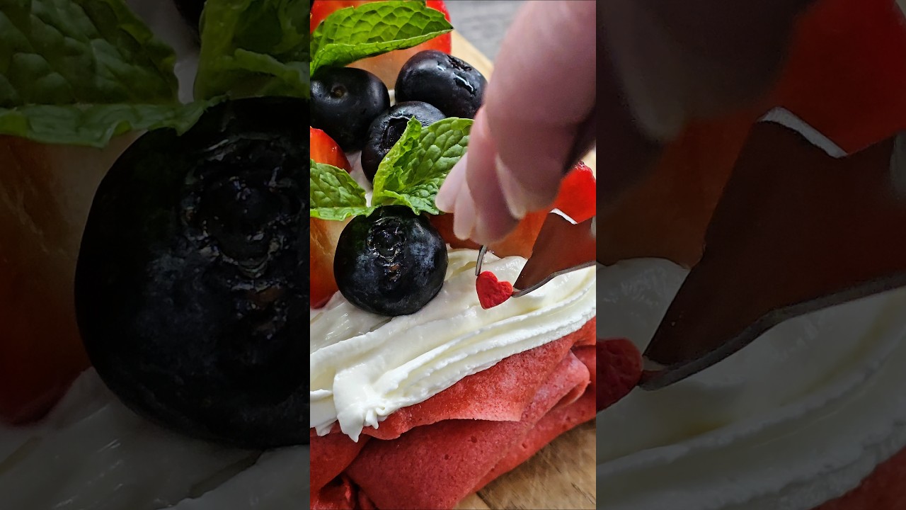 Блинный рулет с кремчизом и клубникой. рецепт блины stvalentinesday масленица