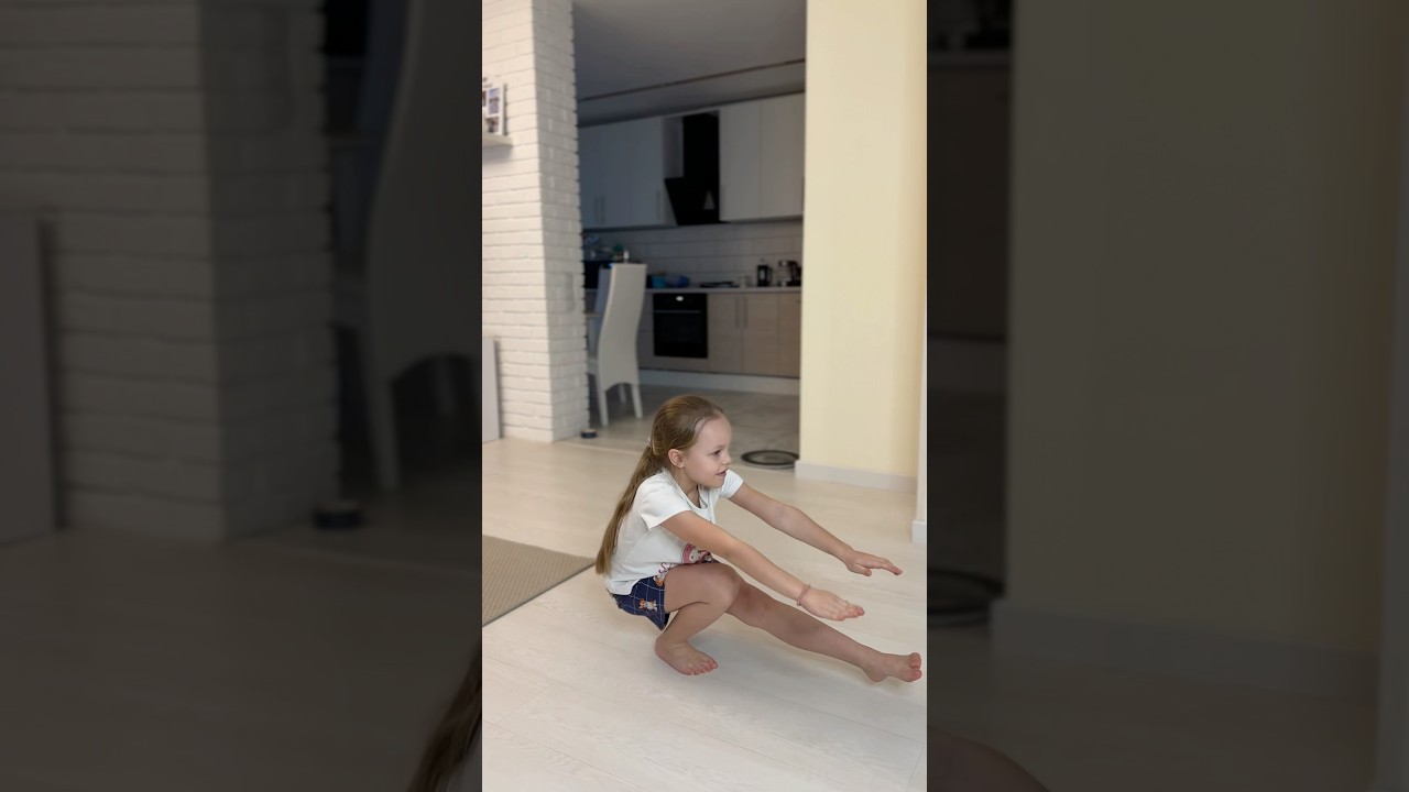 Василиса на спорте 💪💪💪 Крутая сестра!!! music спорт sports workout fitness ЛебедеваВасилиса