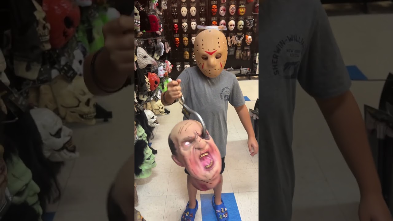 Spirit Halloween Hanging Hooked Head halloweenprops