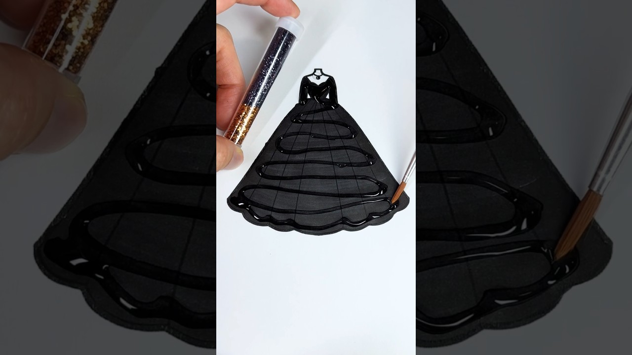 Halloween Princess Bride 🖤🎃✨ glitter glitterdress colorfulcreativekids halloween color