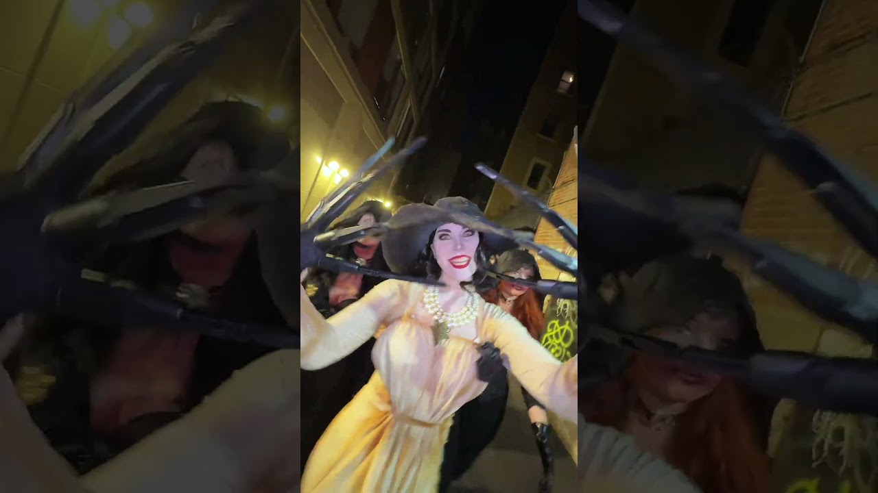 Resident Evil Village Walking Trend😈 residentevil re8 residentevilvillage8 cosplay halloween