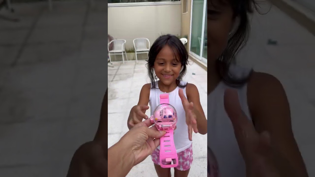 Quando uma mãe decide tentar ajudar a filha 2 shorts