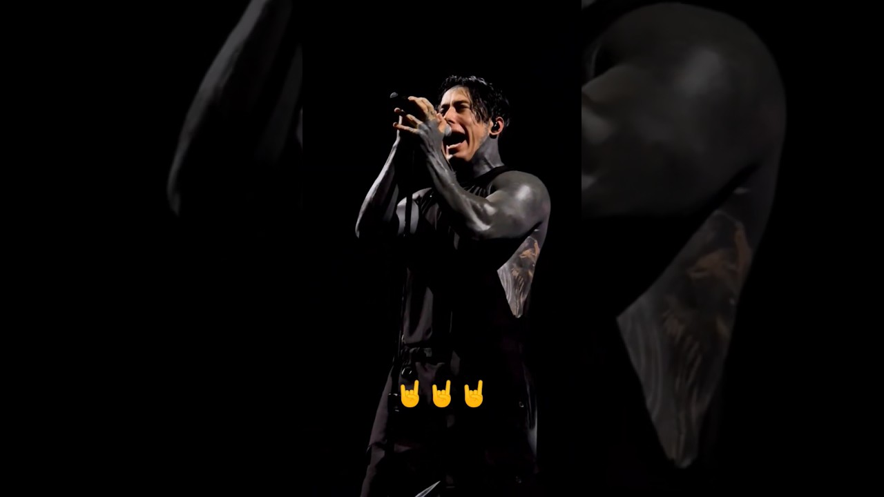 Какой шикарный вокал rock fallinginreverse ronnieradke