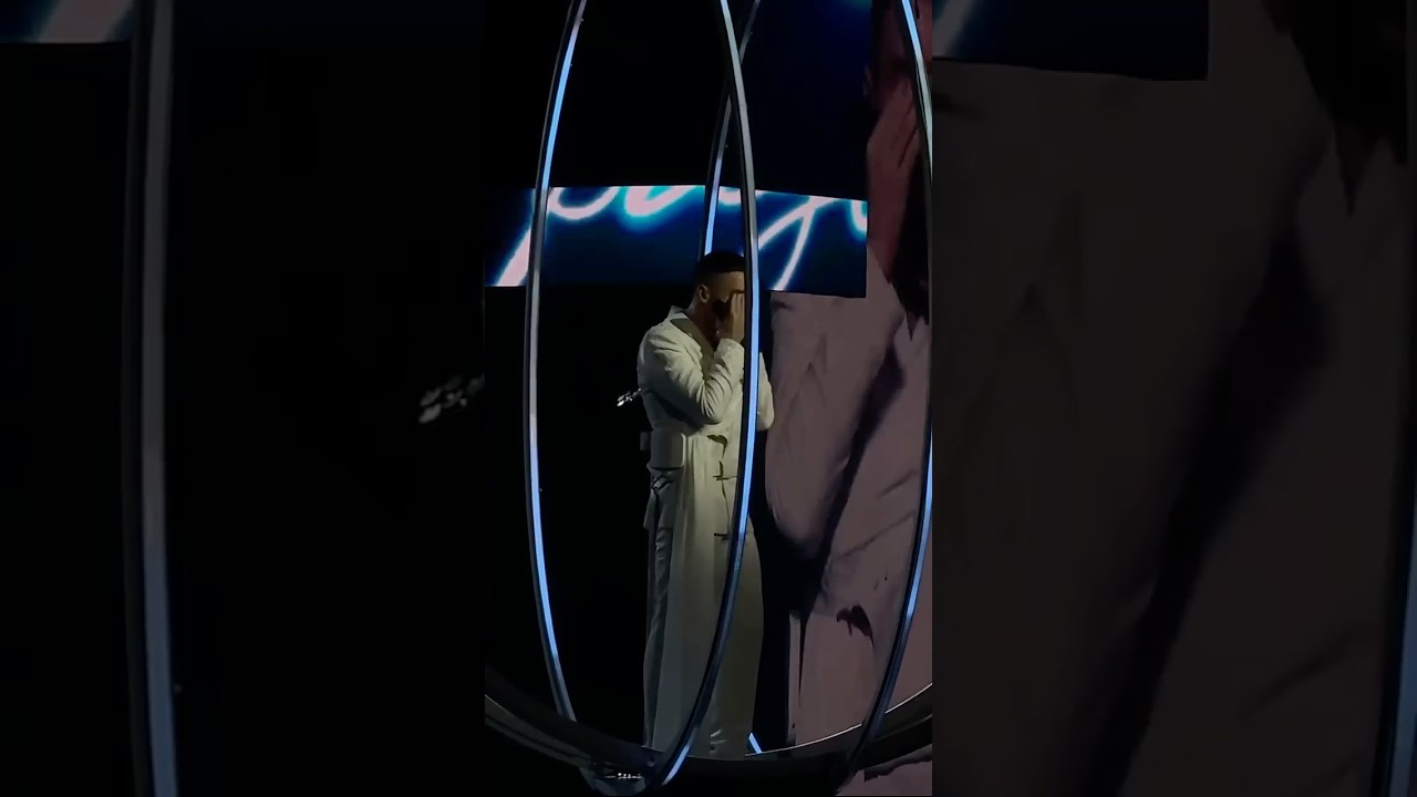 Сергей Лазарев не сдержал слезы во время исполнения песни «Счастливые тоже плачут». 18.10.25