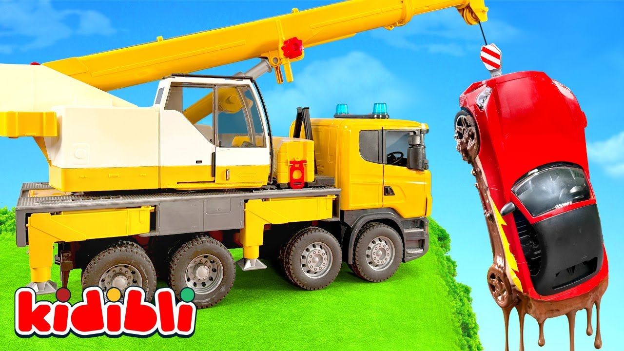 Toy Sport Car Crash! Tow Truck & Police Car in Action 🚔 Educational Toys Video for Kids | Kidibli