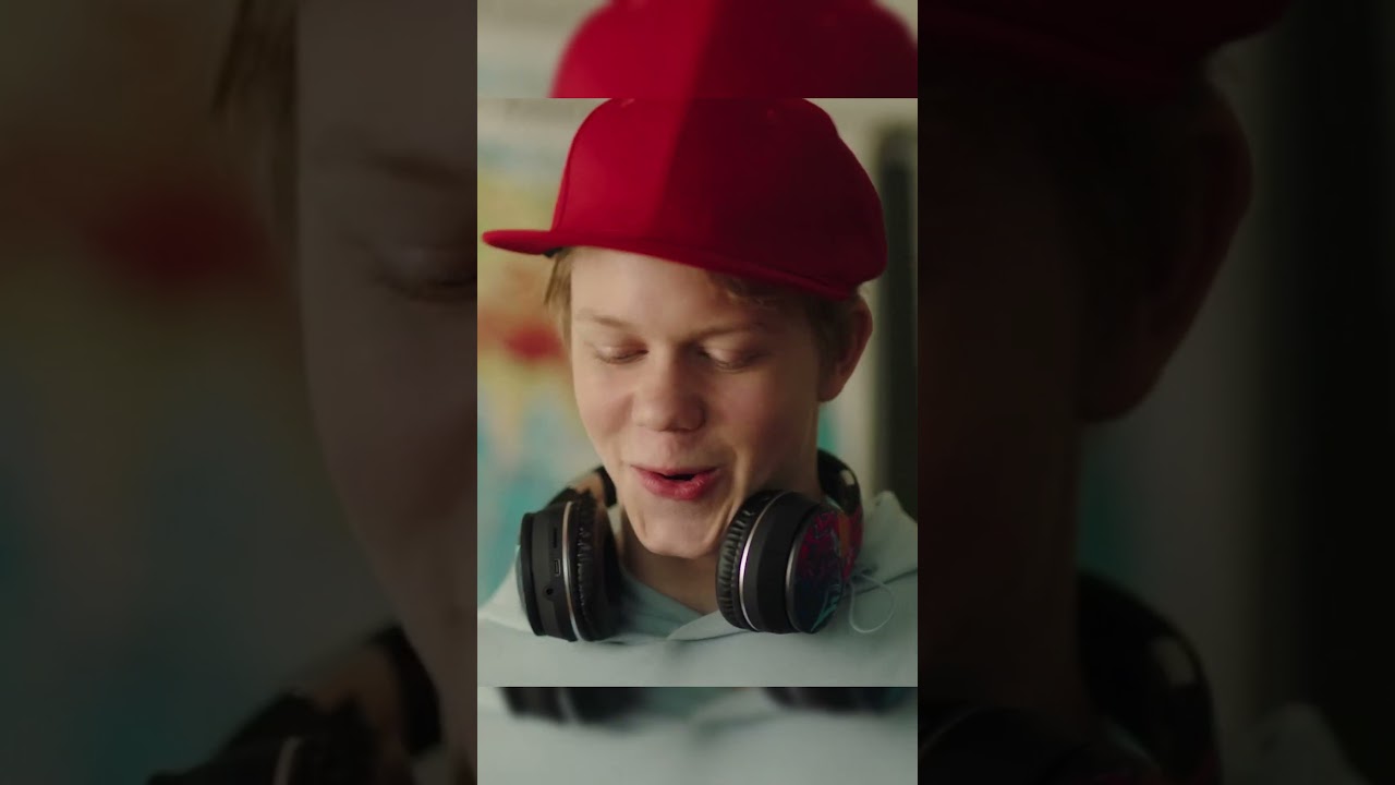 Вашу фамилию тоже коверкают учителя? 🙀 сериал кино фильм  никажукова плакса