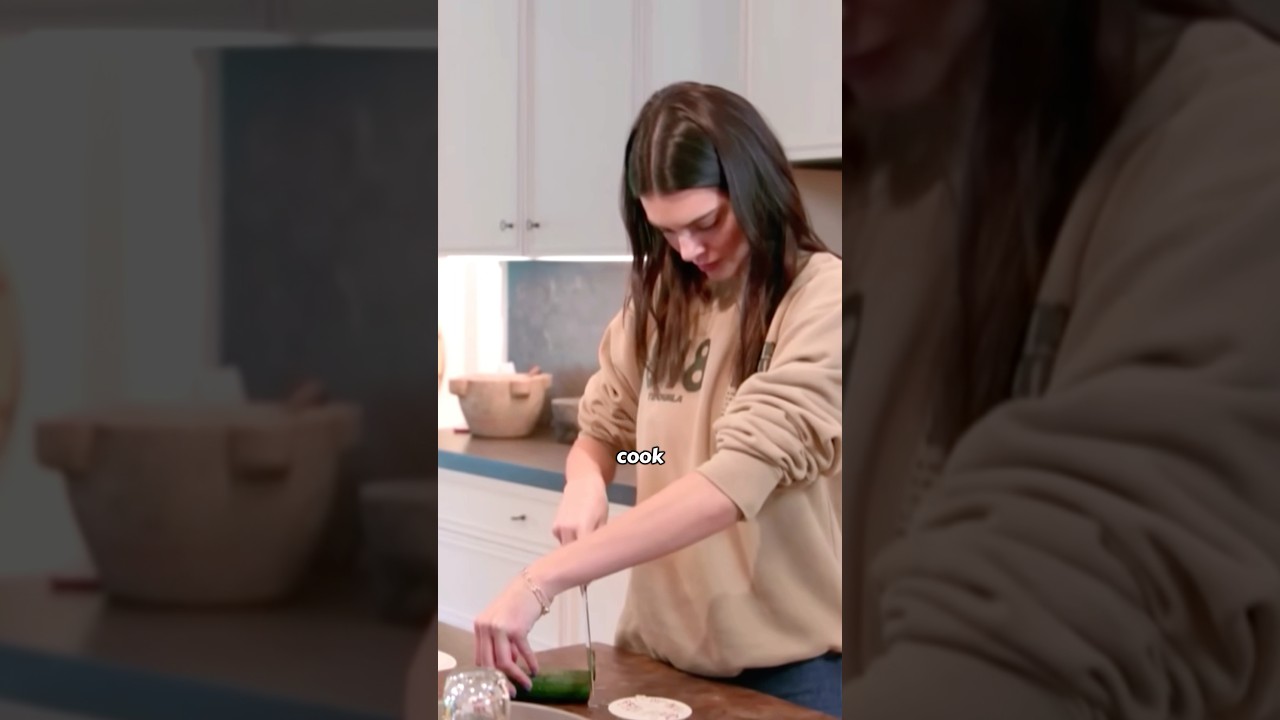 CELEBRITIES WHO CAN&#39;T DO SIMPLE THINGS #shorts