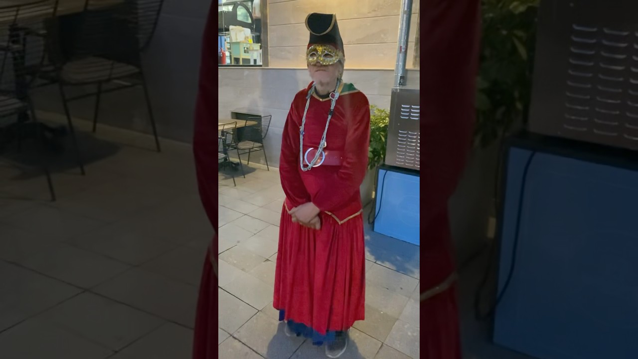 «Джонсона»Новый образ Zorro, рассказывает про наряд. джонсон знаменитости мода колорит