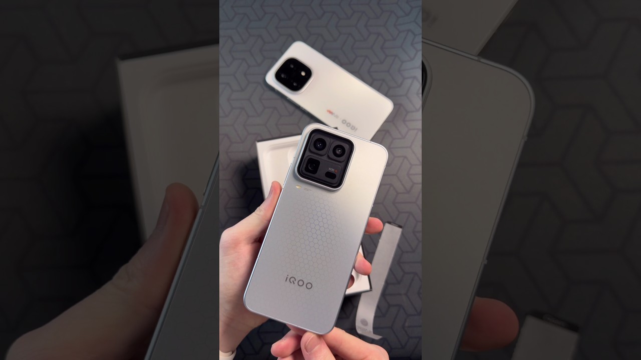 This is the true, complete iQOO: iQOO 15 Ultra 2049 Silver Unboxing! Gaming shoulder buttons paired
