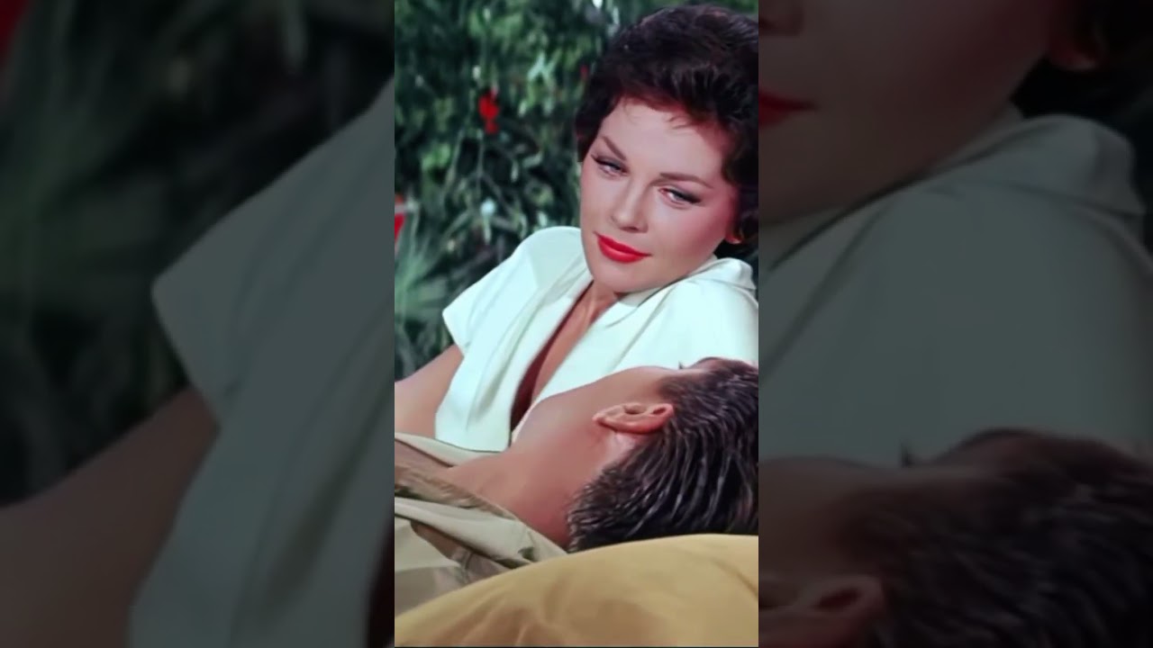 Fans of Elvis ❤️ The King 🫘🌰 elvismovies