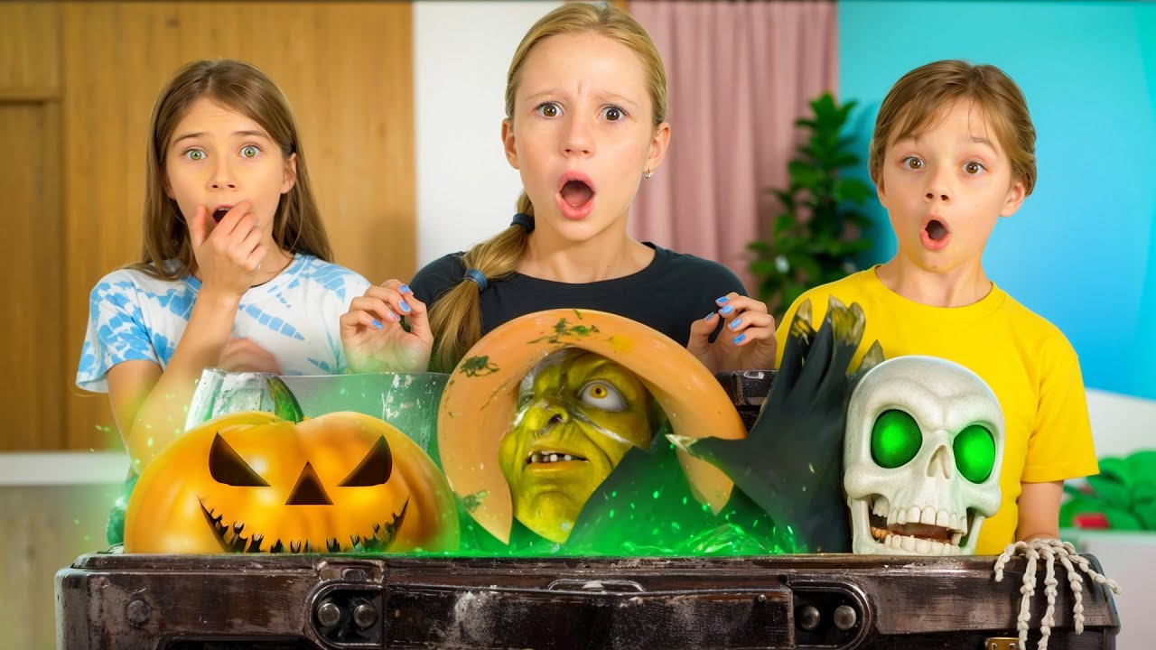 Nastya và bạn bè bắt quái vật vào đêm Halloween