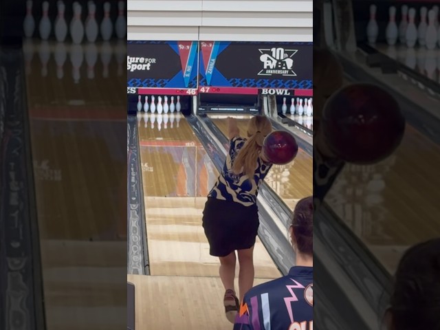 best bowling ball for beginners?? Brunswick Combat 🤩