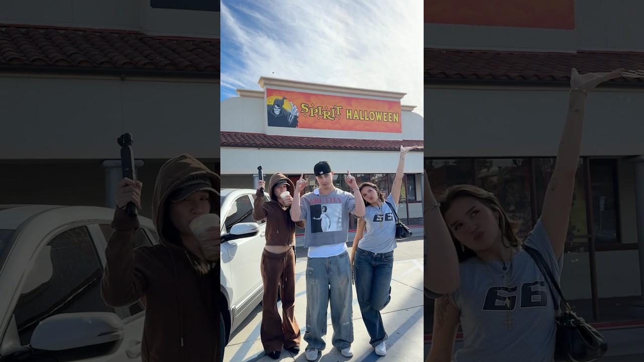 First Halloween in the new house🎃 @ItsEvaMiller @chanderland