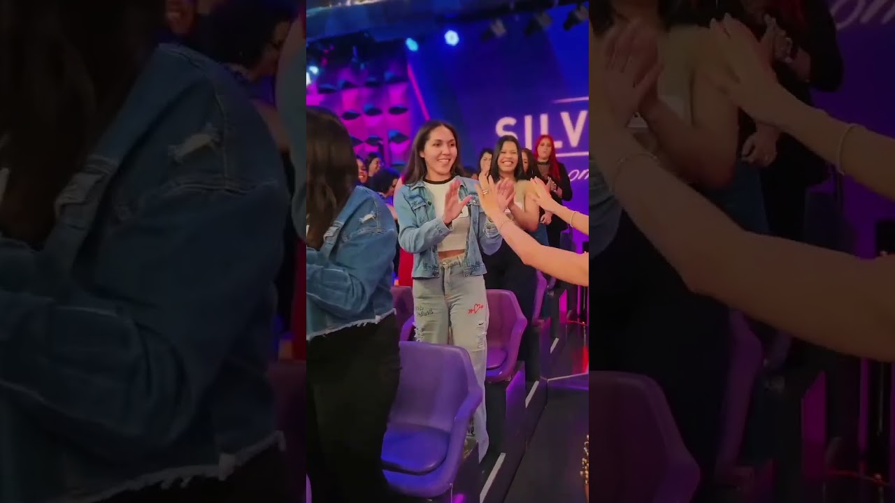 Opa!Opa!Hoje tem bastidores no meu canalnoyoutube 👉 @euarturleandro 📹. patríciaabravanel👏tv sbt